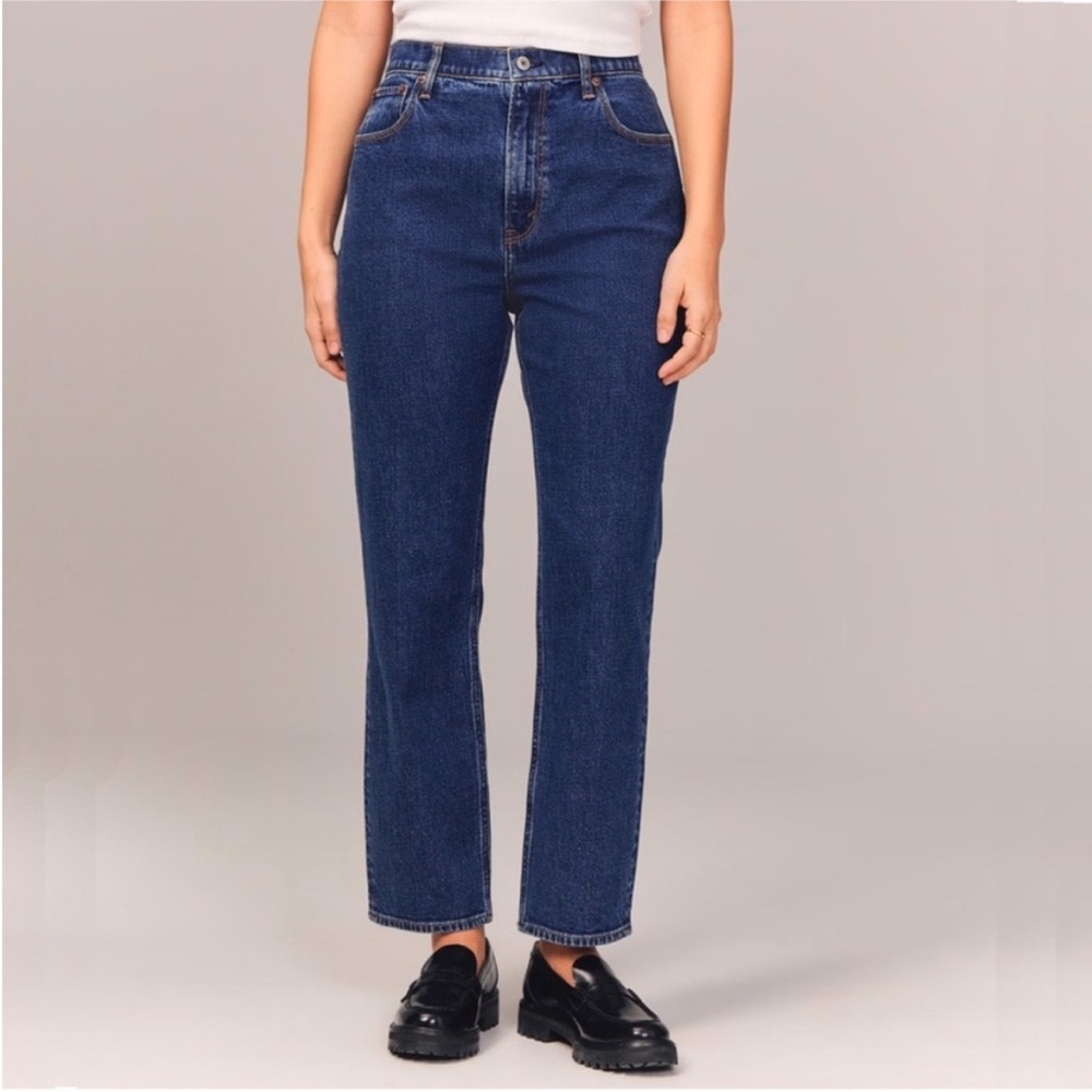 BOGO! Abercrombie Ultra High Rise Ankle Straight Jeans in Medium Wash SHORT 6